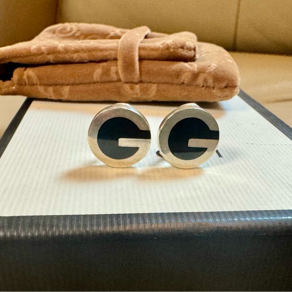 RARE▪️Gucci Vintage GG Stud earrings clip on style - Picture 2 of 8